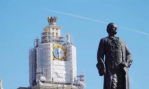 氣勢軒昂的莫斯科大學(xué)圖片